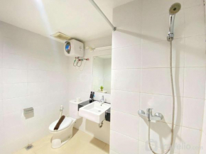 Homey Furnished Studio at Beverly Dago Apartment By Travelio